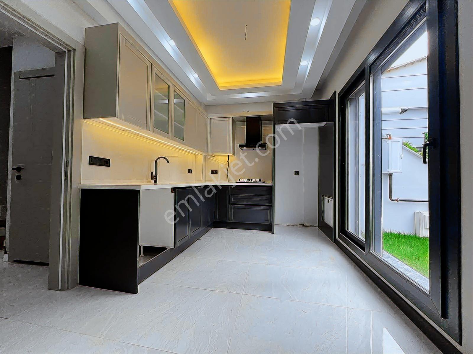 Berk Emlak'tan Mithatpaşa Mh. Satılık 5+1 Tripleks Sıfır Villa — fotoğraf 4