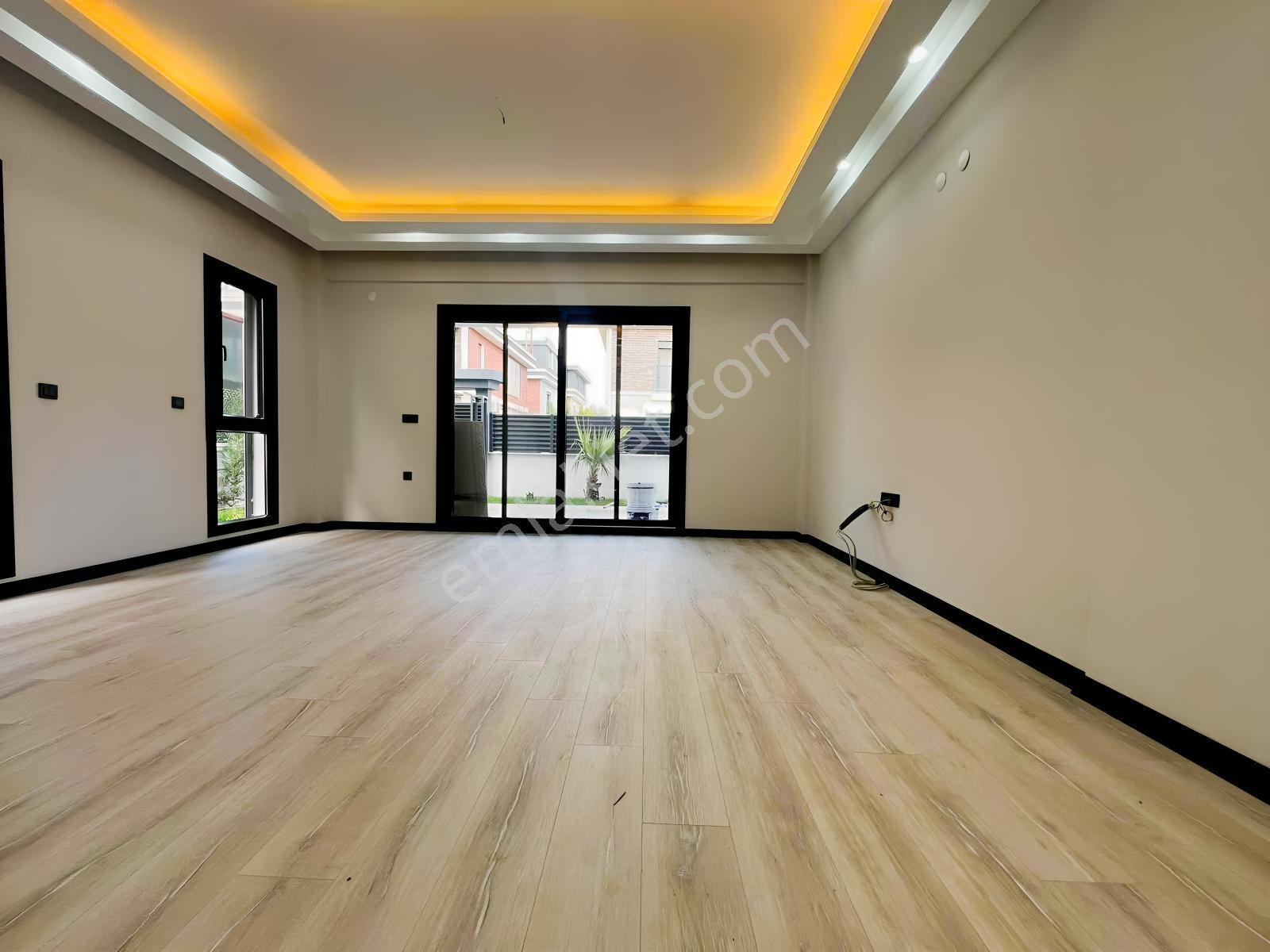 Berk Emlak'tan Mithatpaşa Mh. Satılık 5+1 Tripleks Sıfır Villa — fotoğraf 6