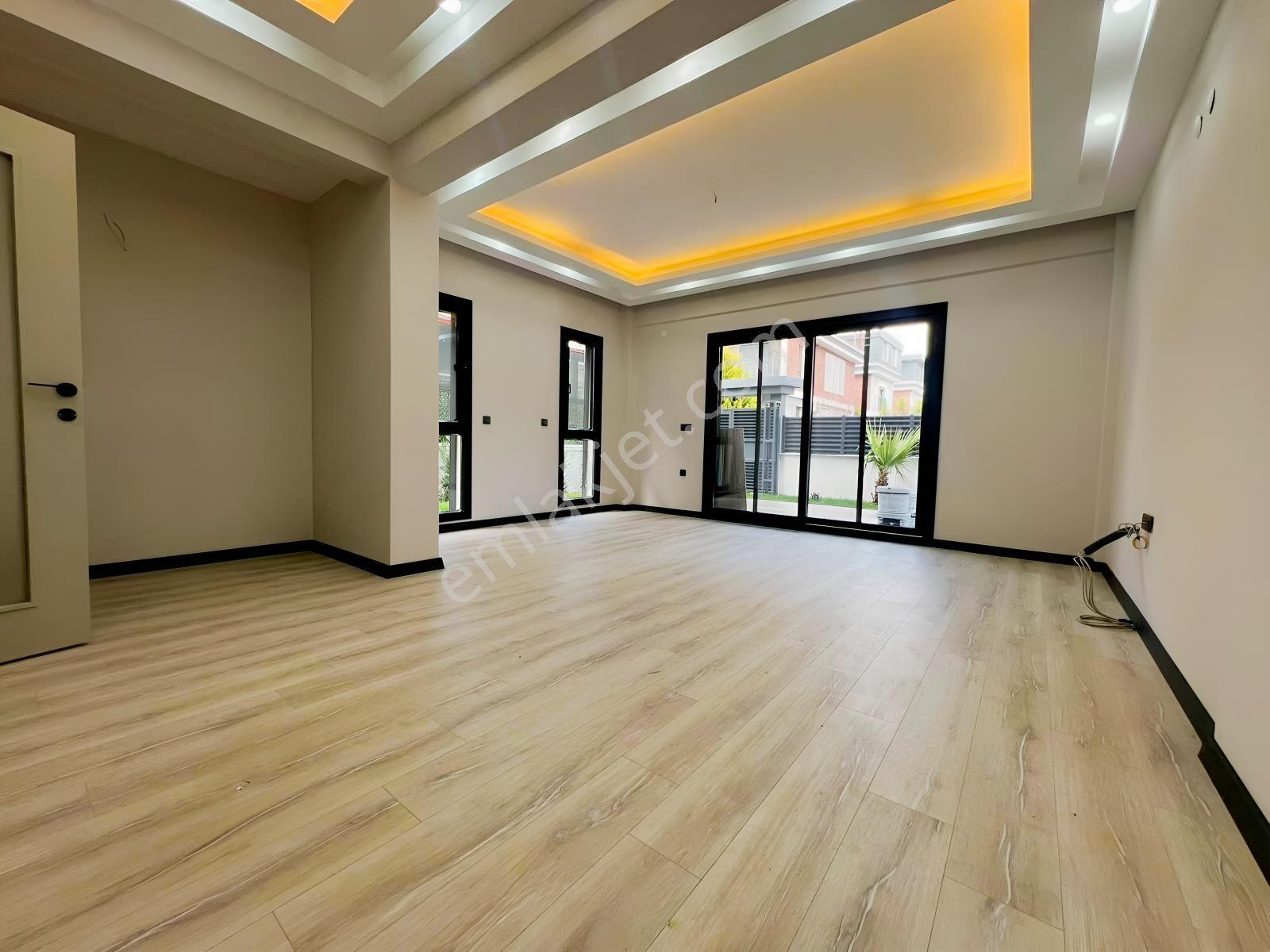 Berk Emlak'tan Mithatpaşa Mh. Satılık 5+1 Tripleks Sıfır Villa — fotoğraf 7