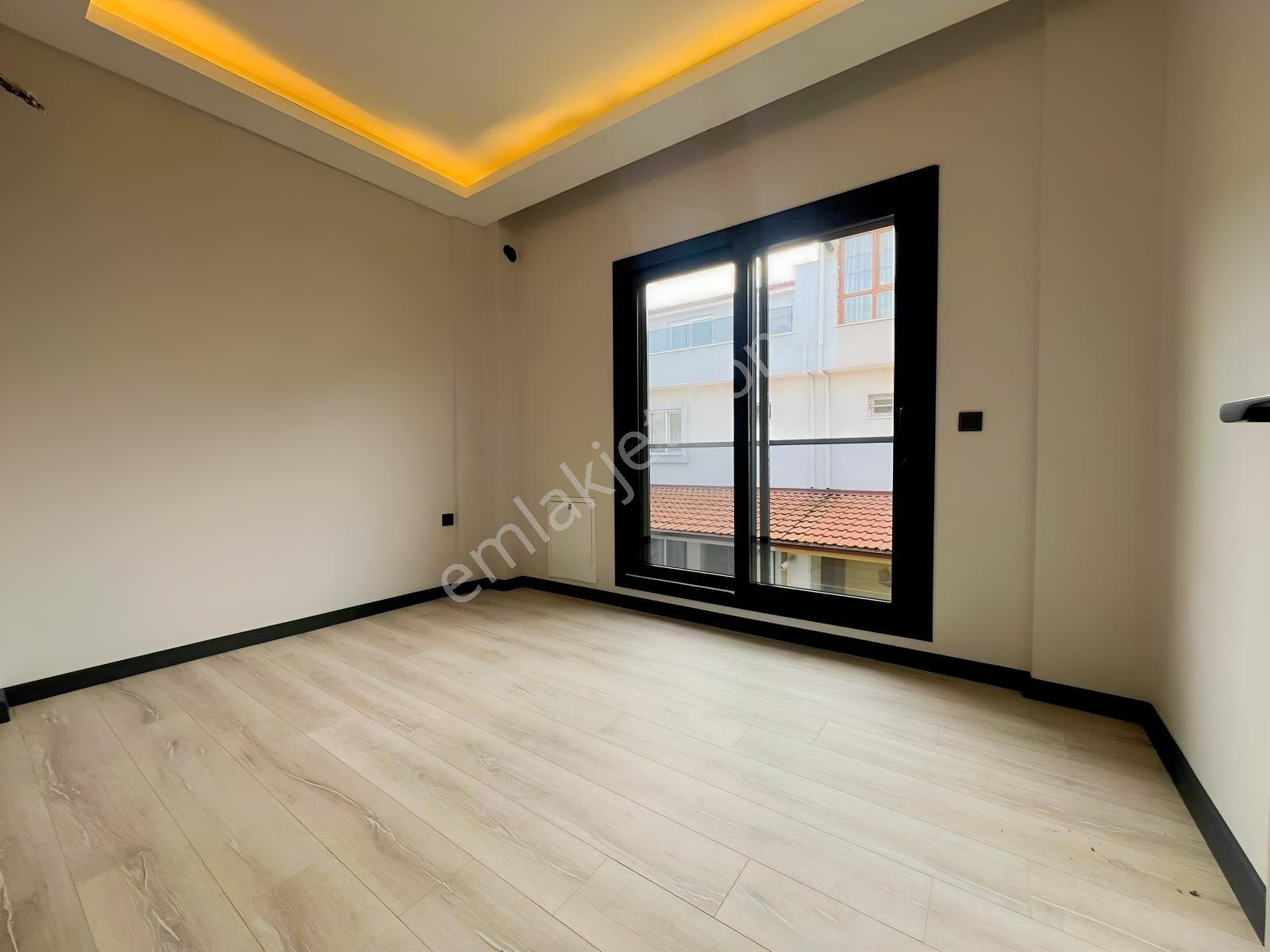 Berk Emlak'tan Mithatpaşa Mh. Satılık 5+1 Tripleks Sıfır Villa — fotoğraf 12