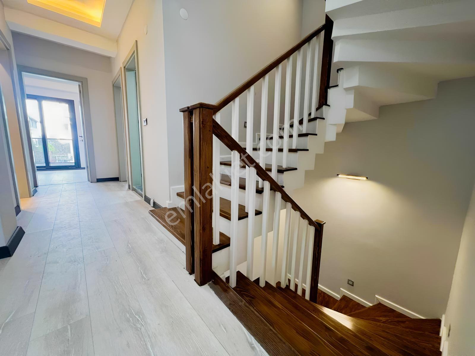 Berk Emlak'tan Mithatpaşa Mh. Satılık 5+1 Tripleks Sıfır Villa — fotoğraf 21