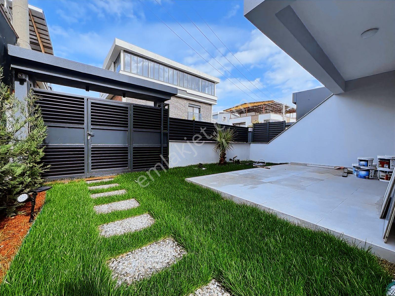 Berk Emlak'tan Mithatpaşa Mh. Satılık 5+1 Tripleks Sıfır Villa — fotoğraf 34