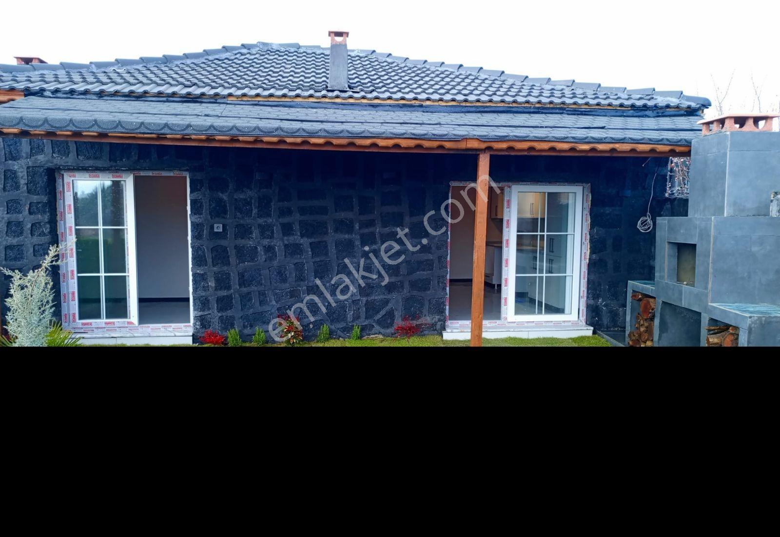 Şehzadeler Kağan Köyünde Satılık Villa Konseptinde Lüks Köy Evi — fotoğraf 2