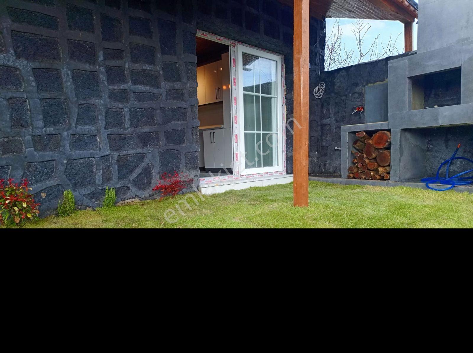 Şehzadeler Kağan Köyünde Satılık Villa Konseptinde Lüks Köy Evi — fotoğraf 9
