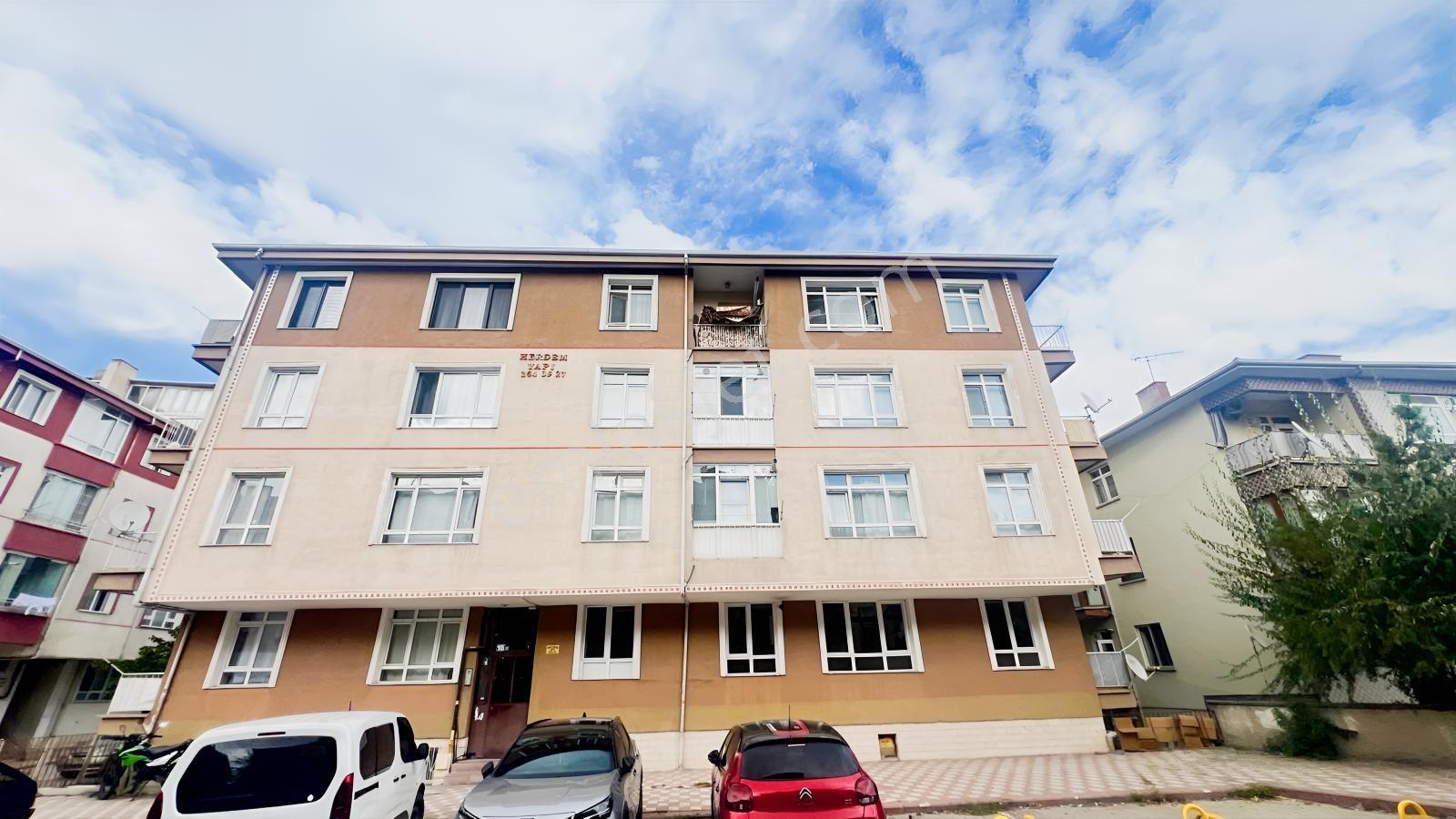 Etimesgut İstasyon Caddesinde 3+1 Satılık Daire — fotoğraf 29