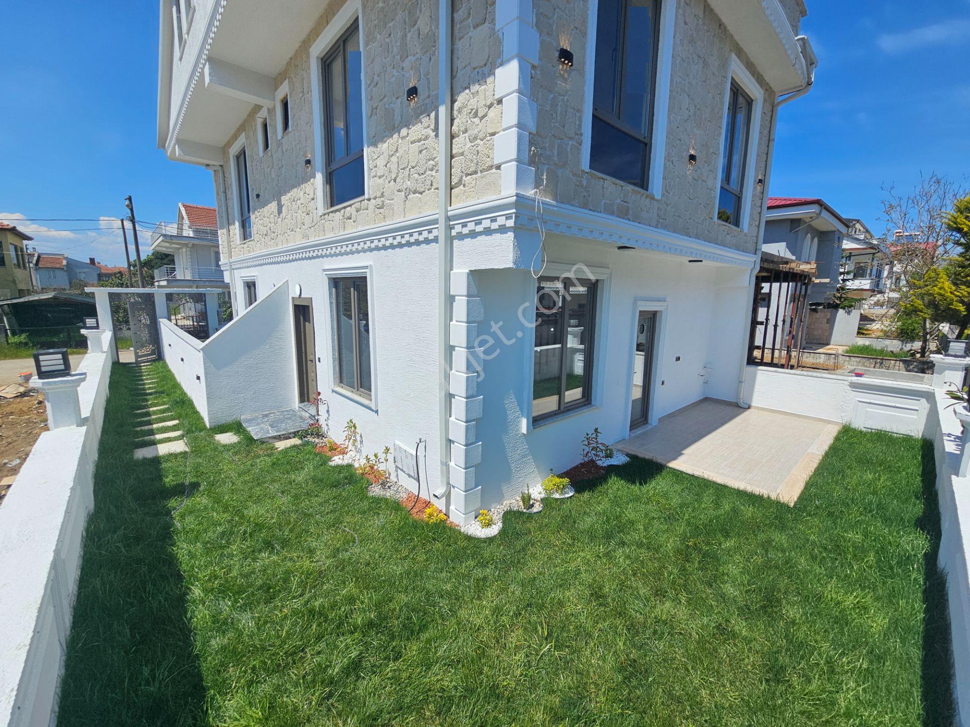 Deniz'e 50 Mt Mesafede 3+1 , Geniş Bahçeli Satılık Villa — fotoğraf 2