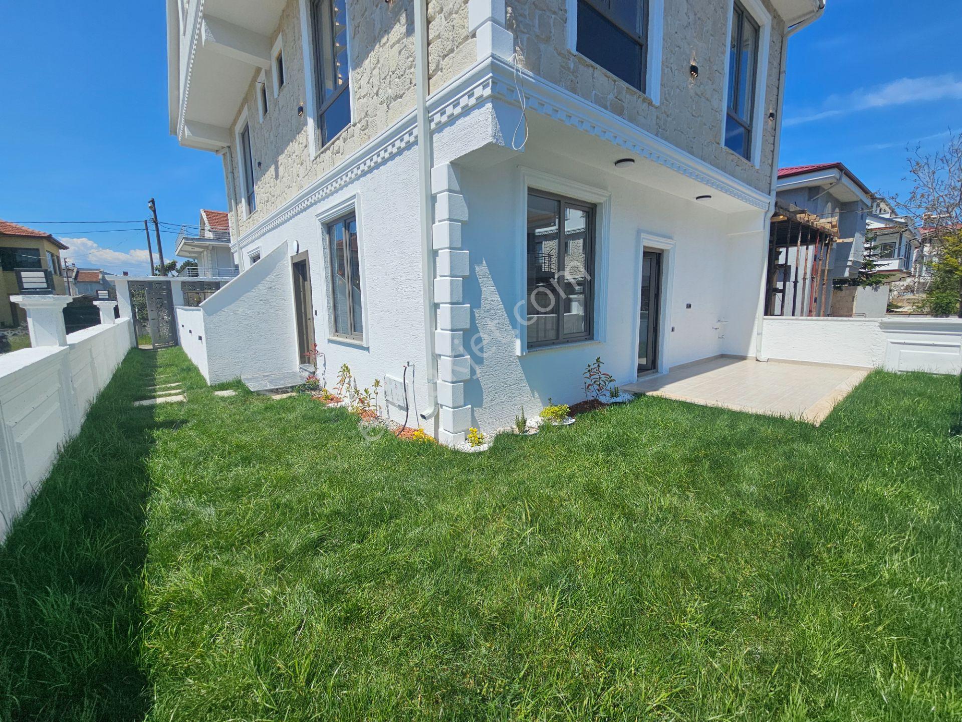 Deniz'e 50 Mt Mesafede 3+1 , Geniş Bahçeli Satılık Villa — fotoğraf 3