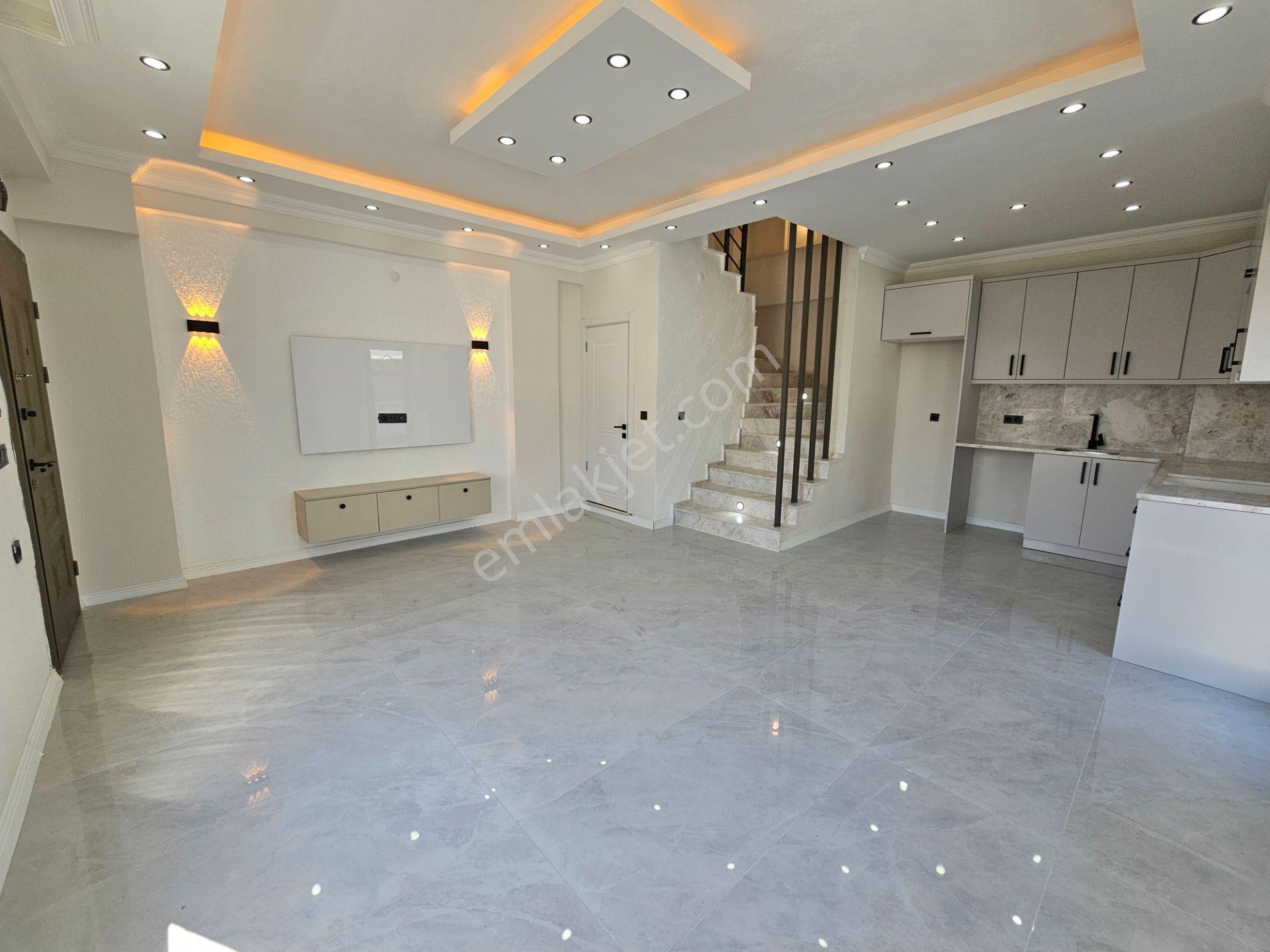Deniz'e 50 Mt Mesafede 3+1 , Geniş Bahçeli Satılık Villa — fotoğraf 8