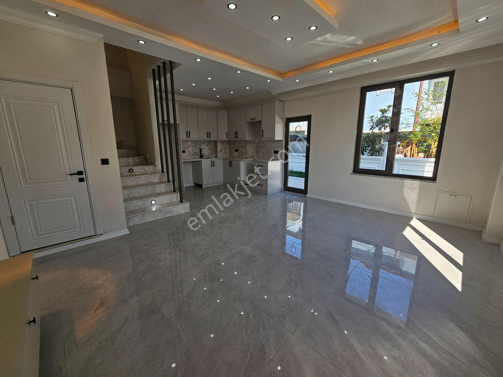 Deniz'e 50 Mt Mesafede 3+1 , Geniş Bahçeli Satılık Villa — fotoğraf 10