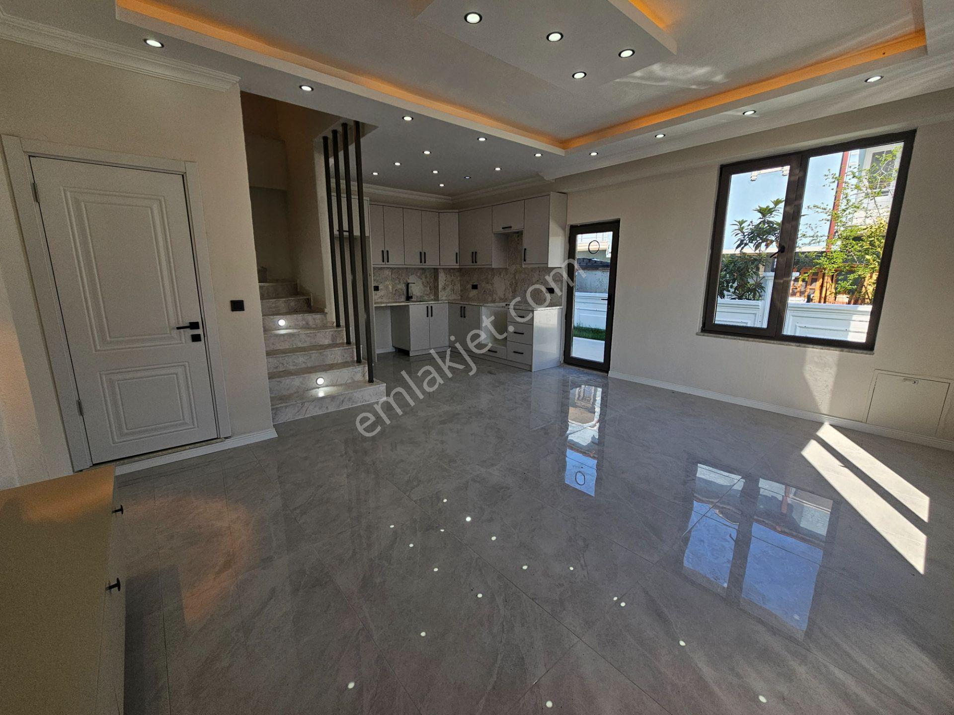 Deniz'e 50 Mt Mesafede 3+1 , Geniş Bahçeli Satılık Villa — fotoğraf 17