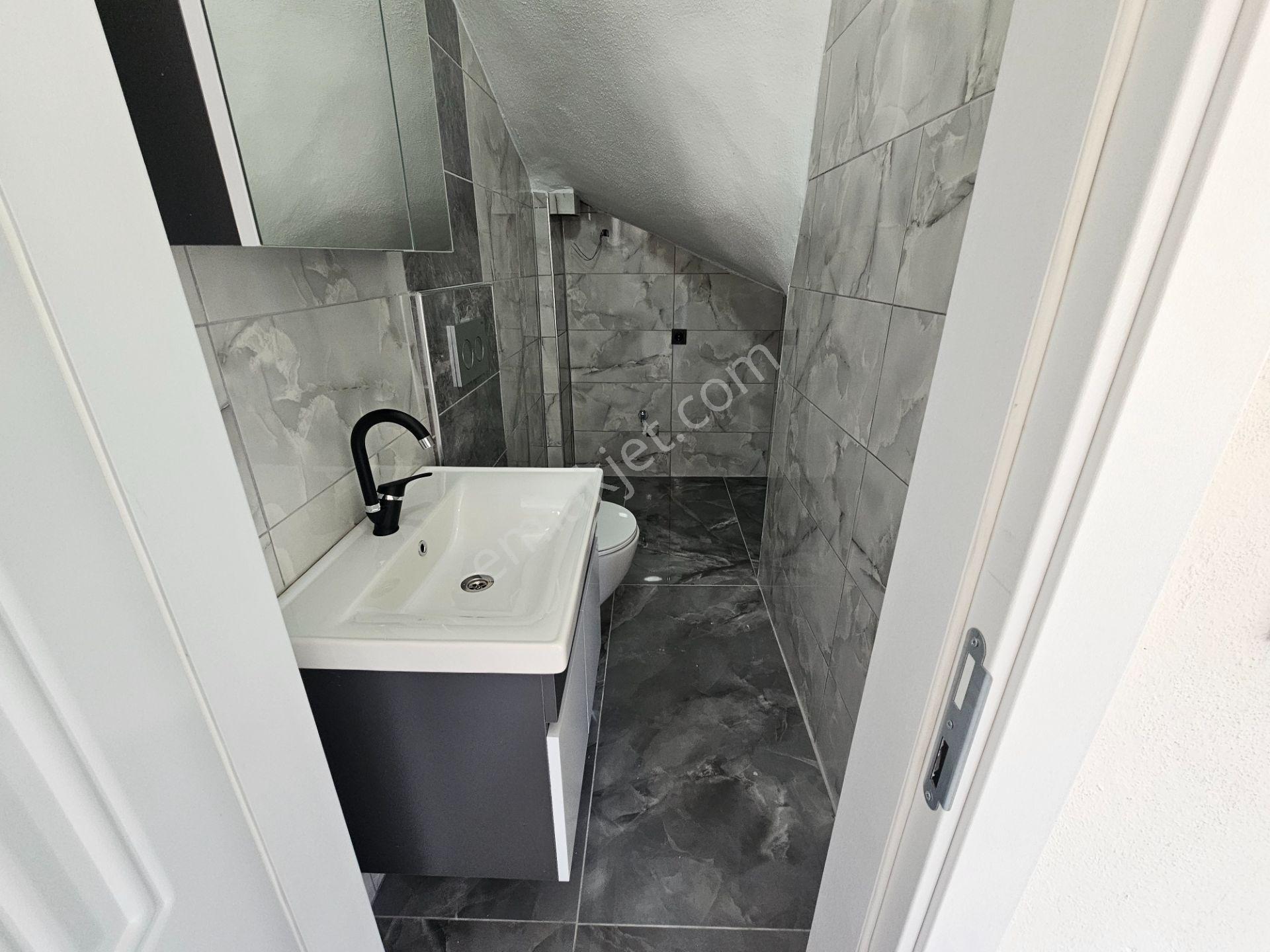 Deniz'e 50 Mt Mesafede 3+1 , Geniş Bahçeli Satılık Villa — fotoğraf 18