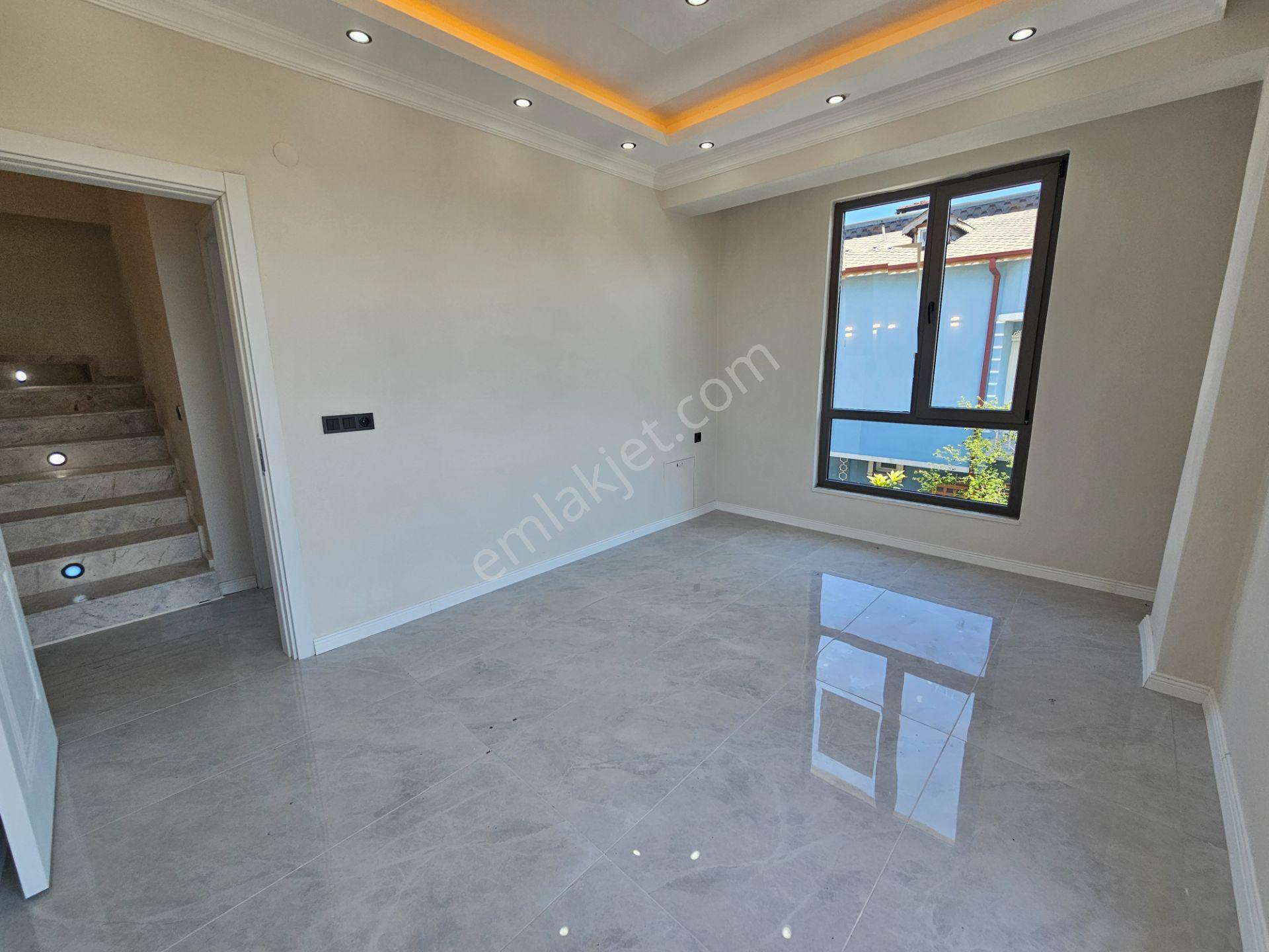 Deniz'e 50 Mt Mesafede 3+1 , Geniş Bahçeli Satılık Villa — fotoğraf 21