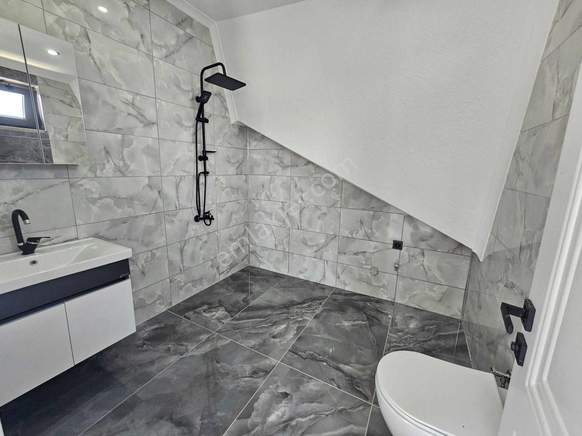 Deniz'e 50 Mt Mesafede 3+1 , Geniş Bahçeli Satılık Villa — fotoğraf 34