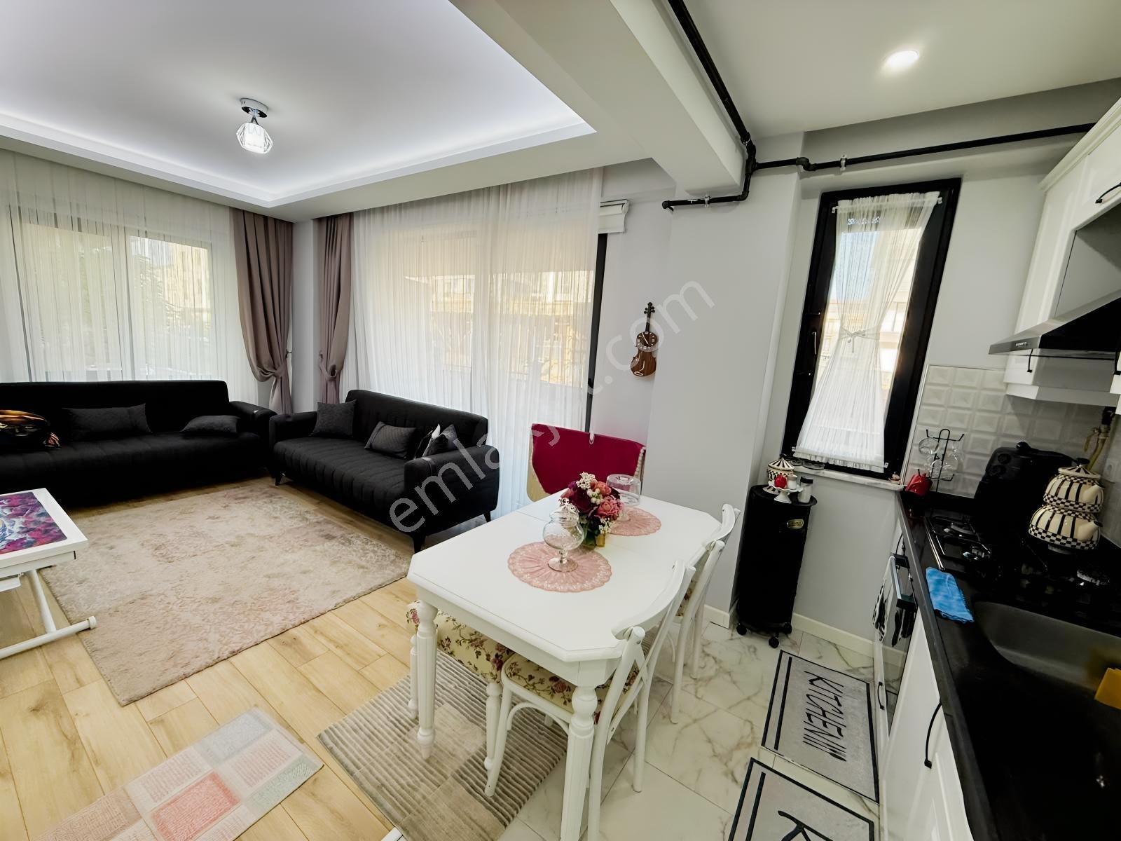 Çiftlikköy'de Yeni Bina Modern Konseptte Full Eşyalı 1+1 Daire — fotoğraf 4