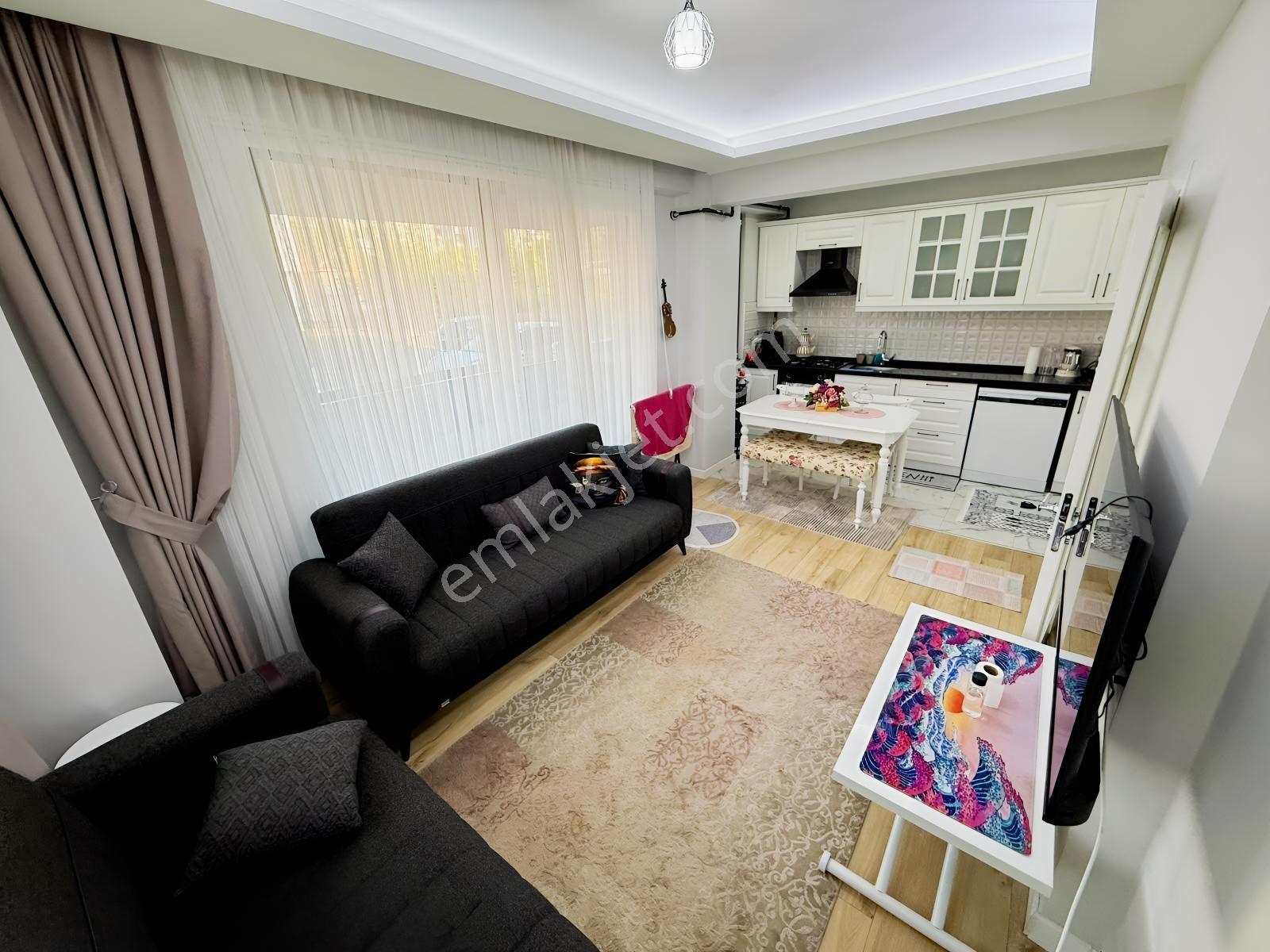Çiftlikköy'de Yeni Bina Modern Konseptte Full Eşyalı 1+1 Daire — fotoğraf 5