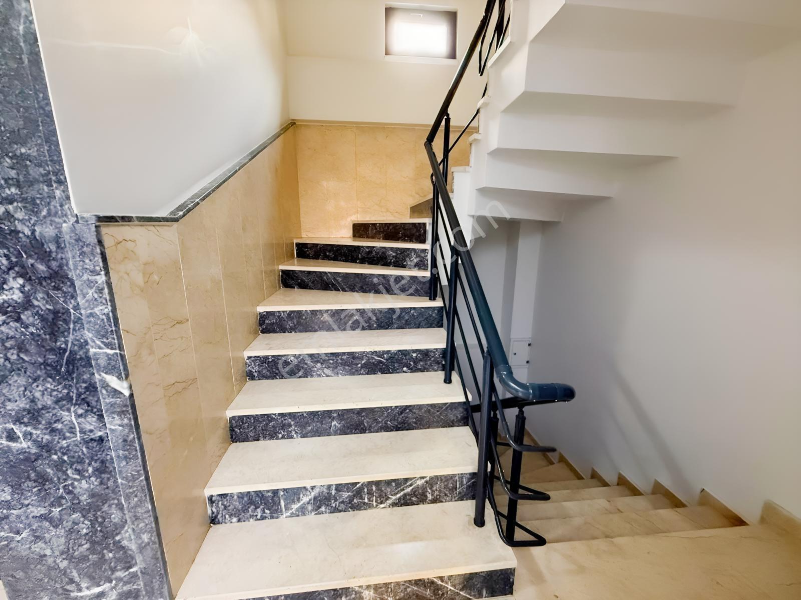 Çiftlikköy'de Yeni Bina Modern Konseptte Full Eşyalı 1+1 Daire — fotoğraf 12