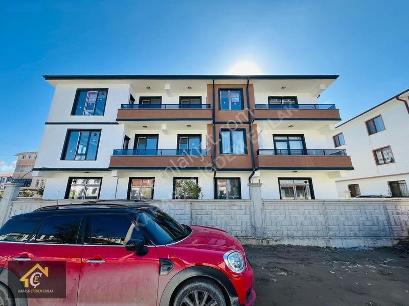 Karasu Çiğdem Emlaktan...merkezde Sıfır 2+1 Daire 3.kat — fotoğraf 3