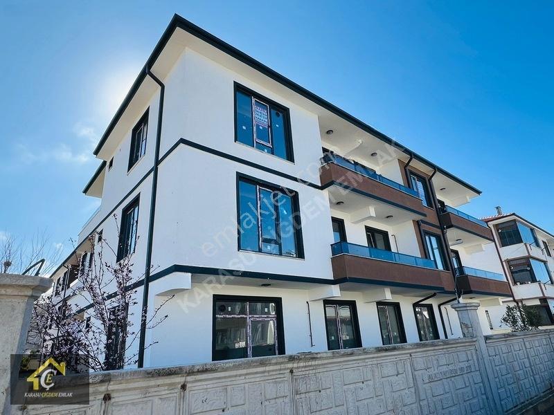 Karasu Çiğdem Emlaktan...merkezde Sıfır 2+1 Daire 3.kat — fotoğraf 4