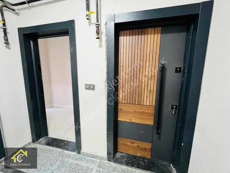 Karasu Çiğdem Emlaktan...merkezde Sıfır 2+1 Daire 3.kat — fotoğraf 8