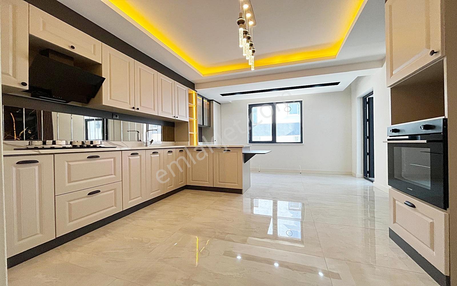 Yenikent Emlak'tan 3+1 Giyinme Odalı Cam Balkonlu Masrafsız — fotoğraf 4