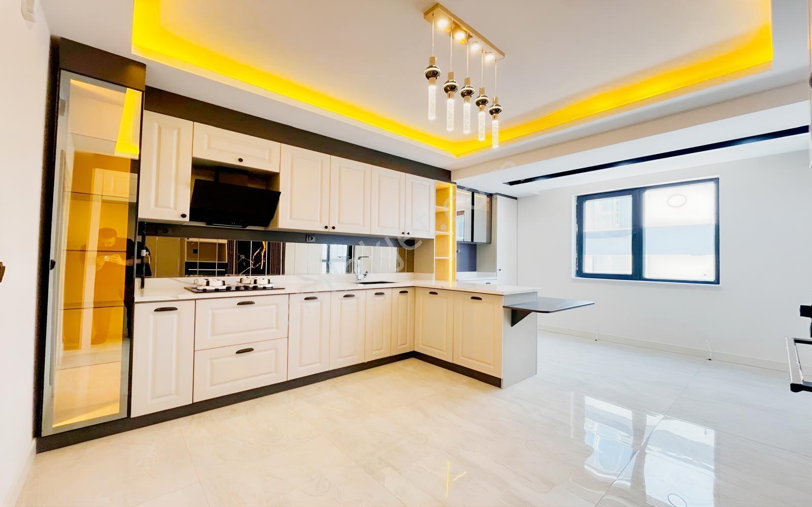Yenikent Emlak'tan 3+1 Giyinme Odalı Cam Balkonlu Masrafsız — fotoğraf 9
