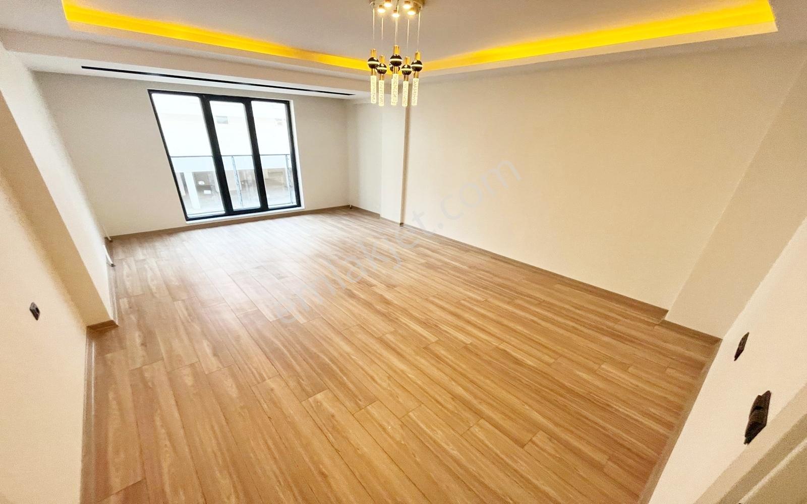 Yenikent Emlak'tan 3+1 Giyinme Odalı Cam Balkonlu Masrafsız — fotoğraf 13