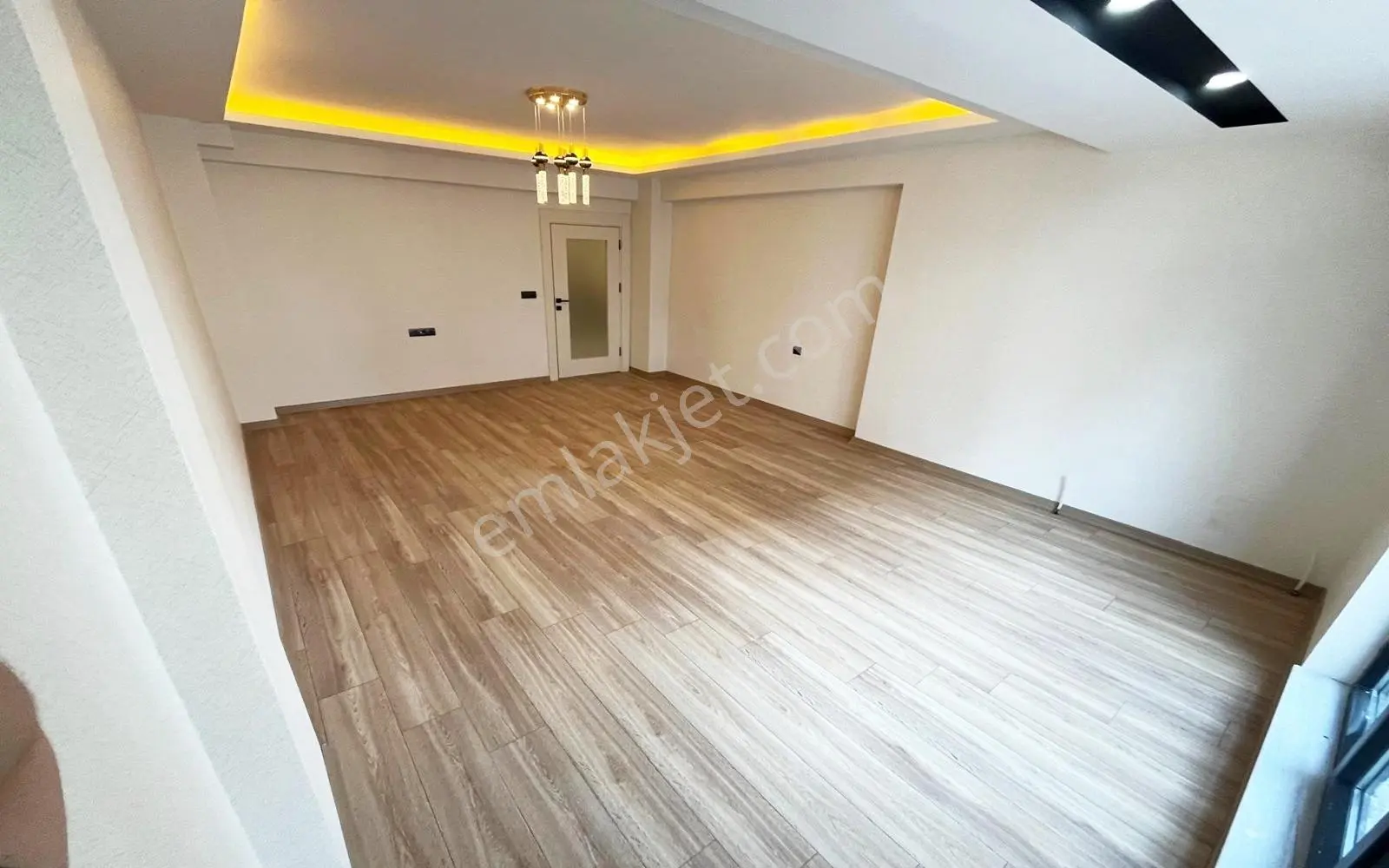 Yenikent Emlak'tan 3+1 Giyinme Odalı Cam Balkonlu Masrafsız — fotoğraf 16