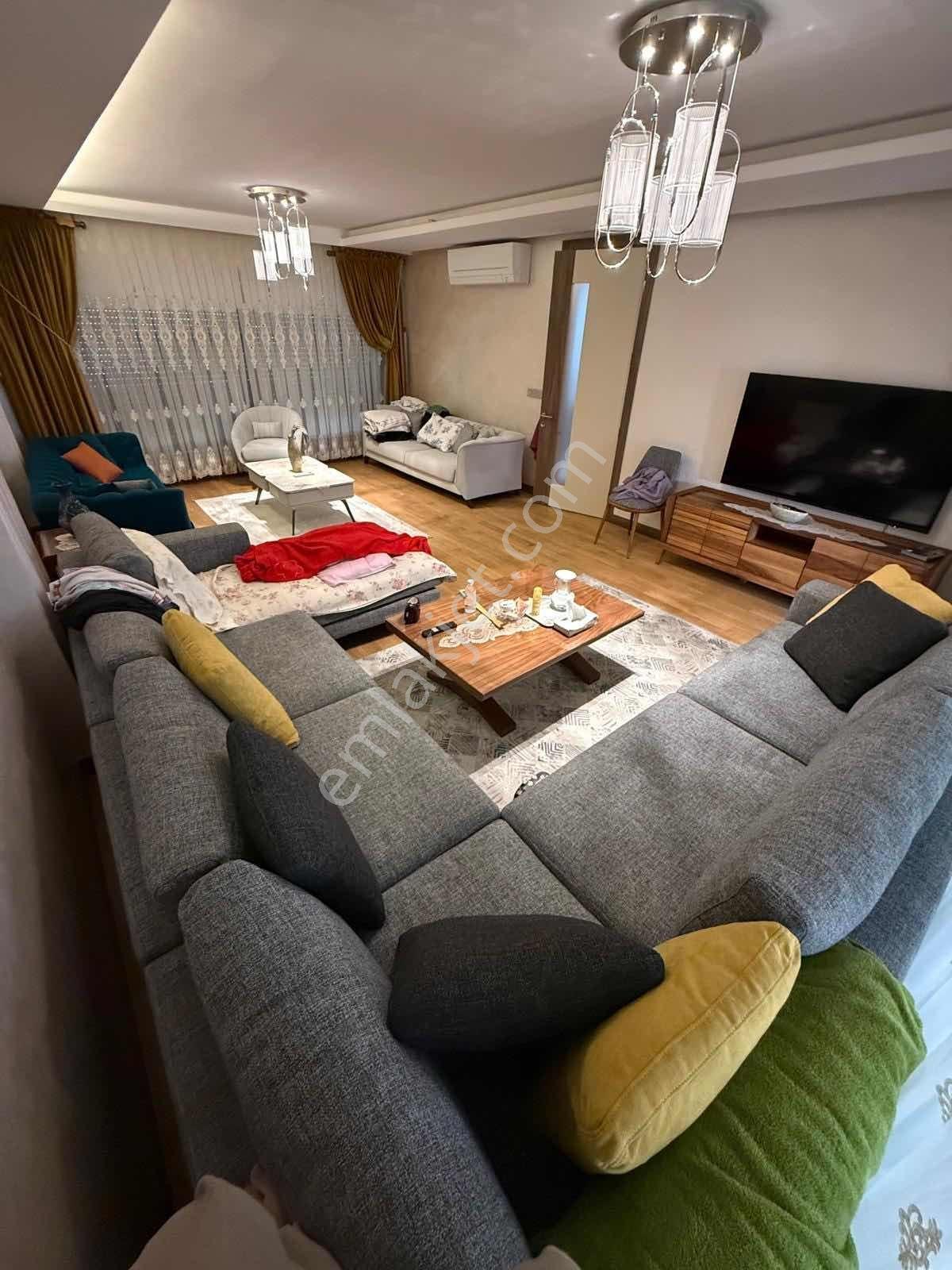 Katsat/çiğli'de Tam Müstakil Komple Satılık Bina — fotoğraf 7