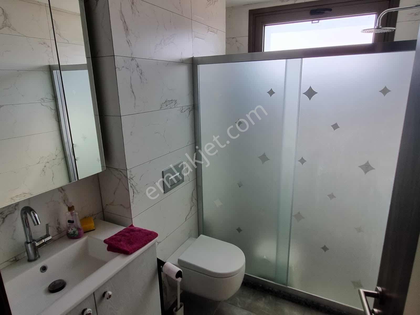 Katsat/çiğli'de Tam Müstakil Komple Satılık Bina — fotoğraf 15