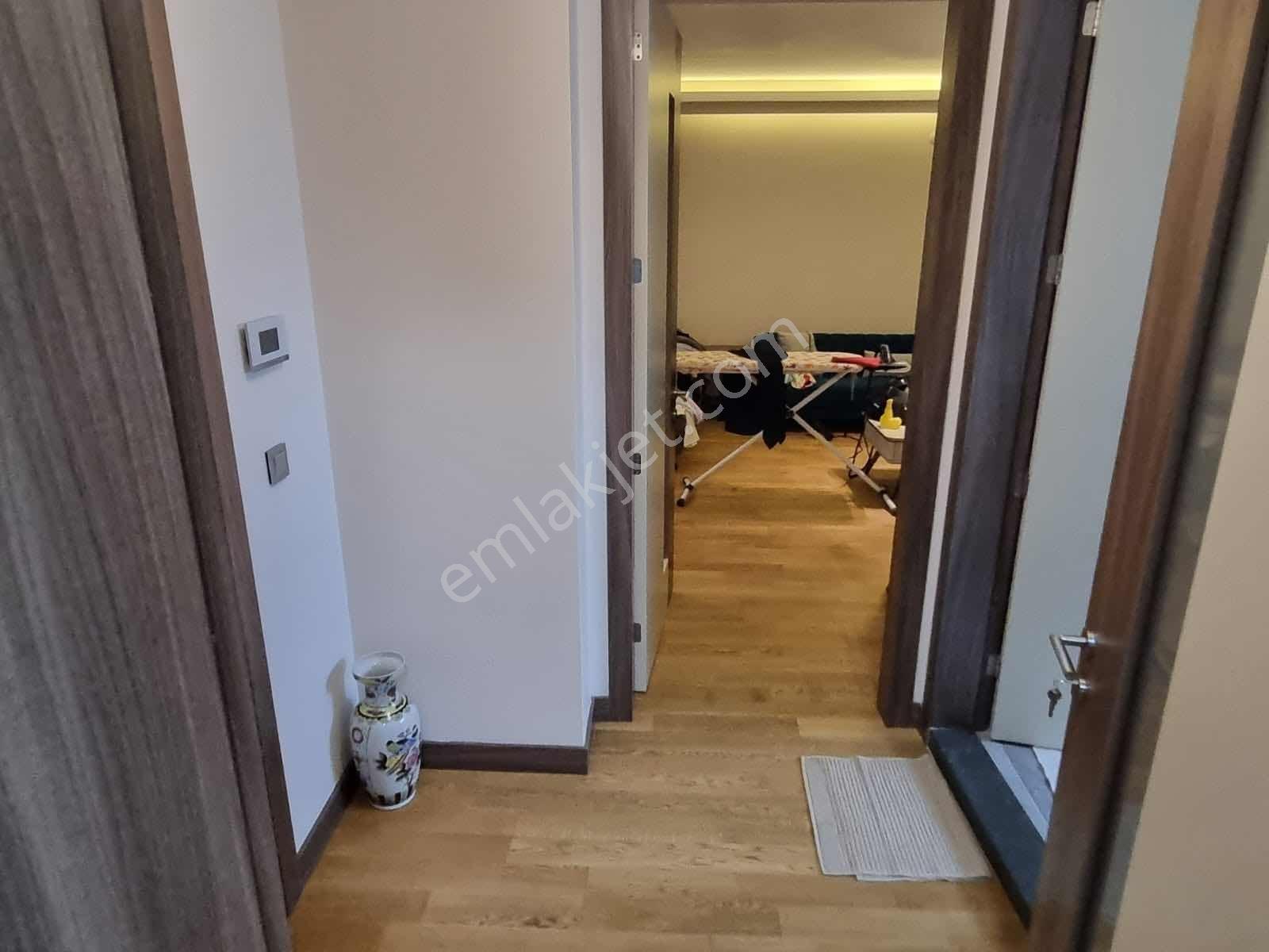 Katsat/çiğli'de Tam Müstakil Komple Satılık Bina — fotoğraf 16