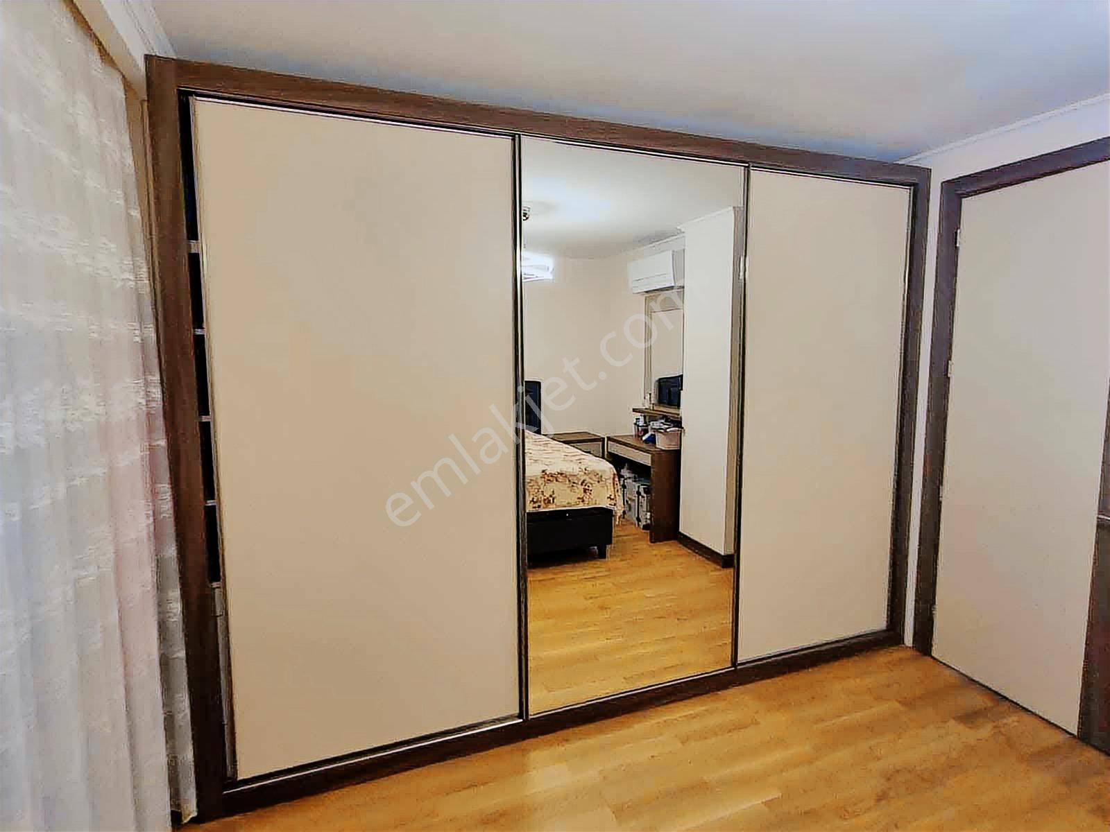 Katsat/çiğli'de Tam Müstakil Komple Satılık Bina — fotoğraf 20