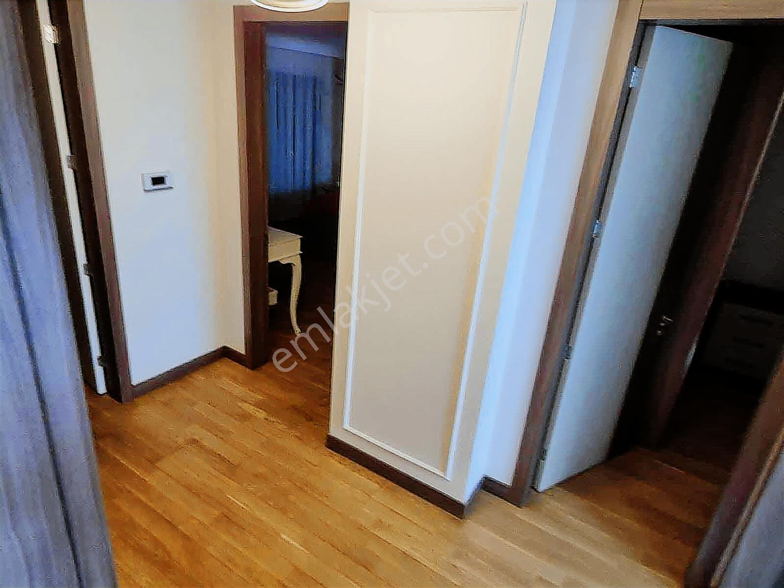 Katsat/çiğli'de Tam Müstakil Komple Satılık Bina — fotoğraf 25