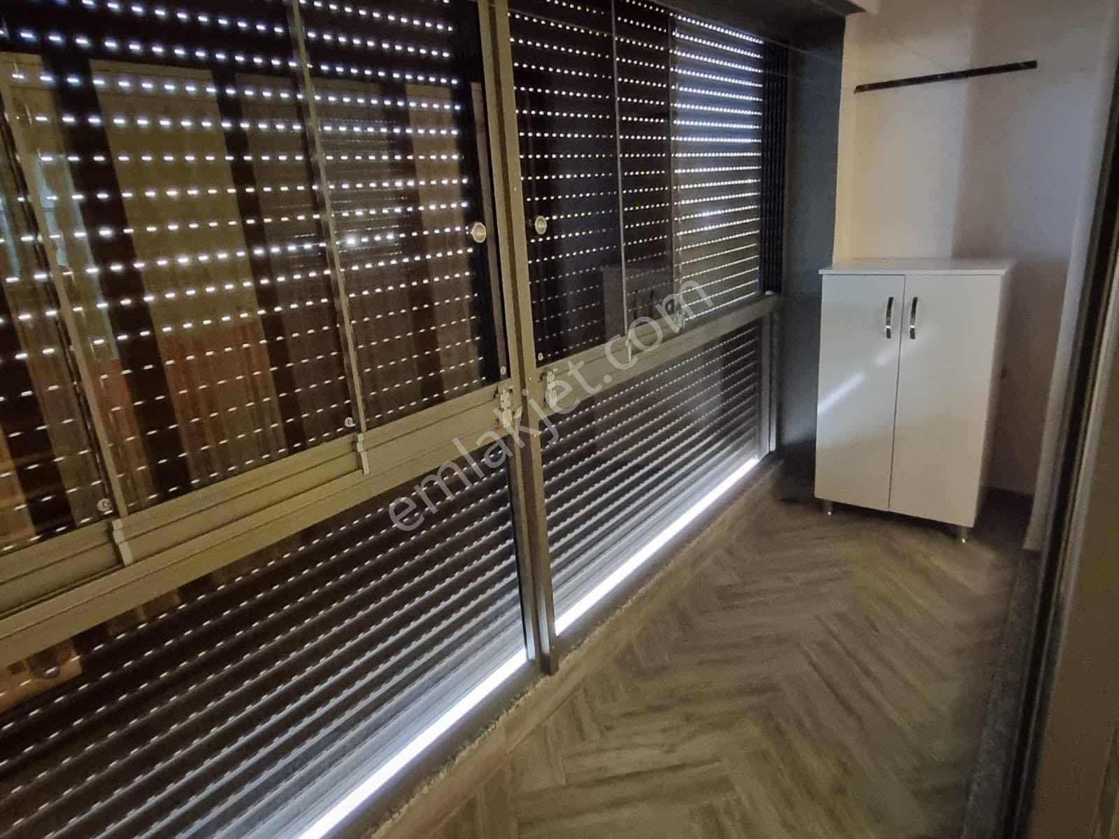 Katsat/çiğli'de Tam Müstakil Komple Satılık Bina — fotoğraf 31