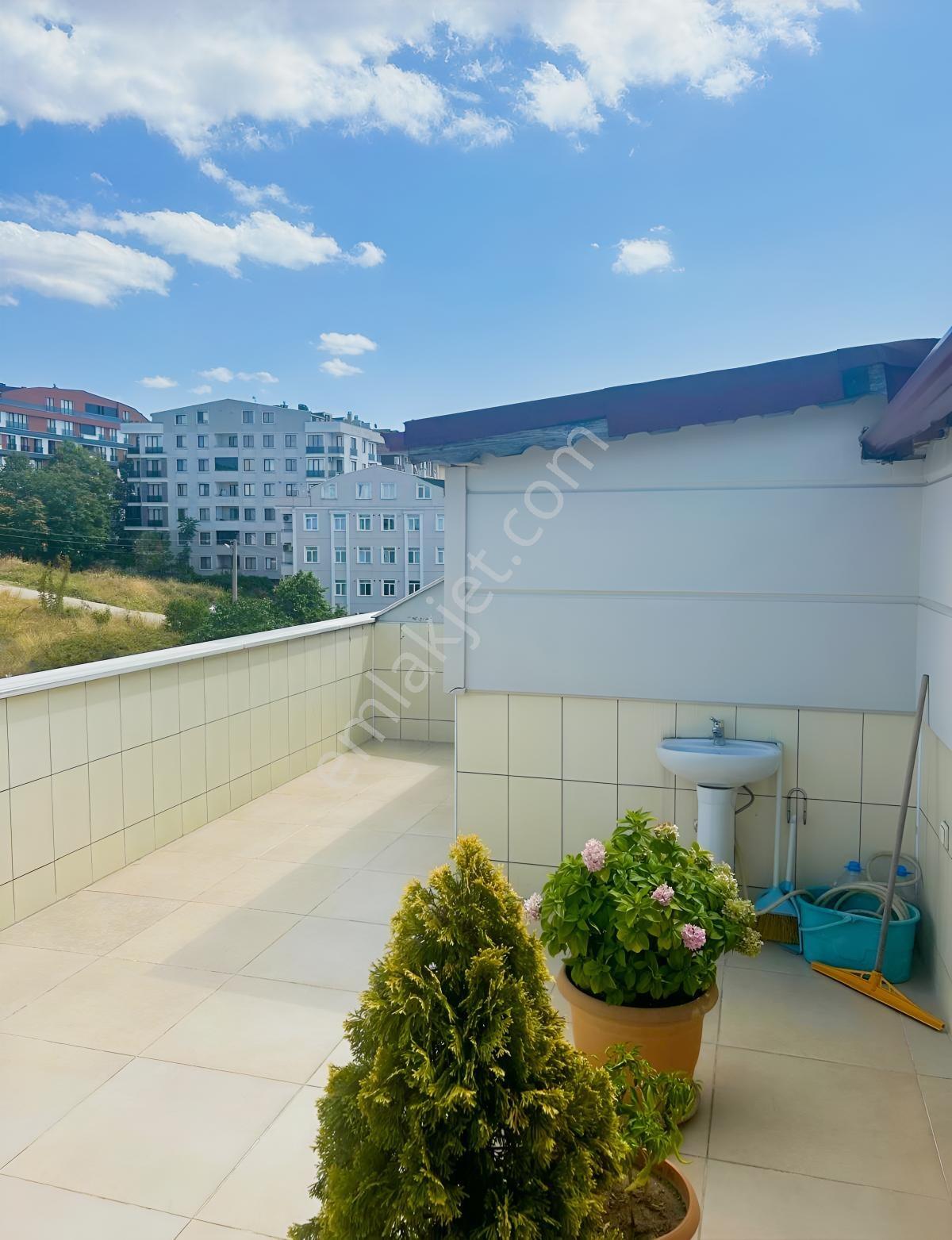 Köşklüçeşme Mah'de E-5e Yakın Geniş Satılık 4+2 Dubleks Daire — fotoğraf 13