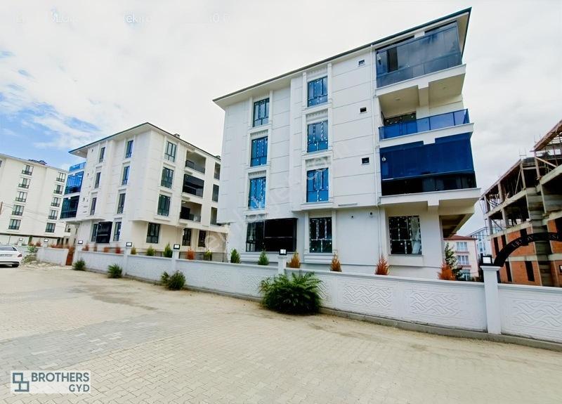 Brothersdan Rumeli Mah.havuzlu Sitede Satılık 1+1 Sıfır Daire — fotoğraf 2