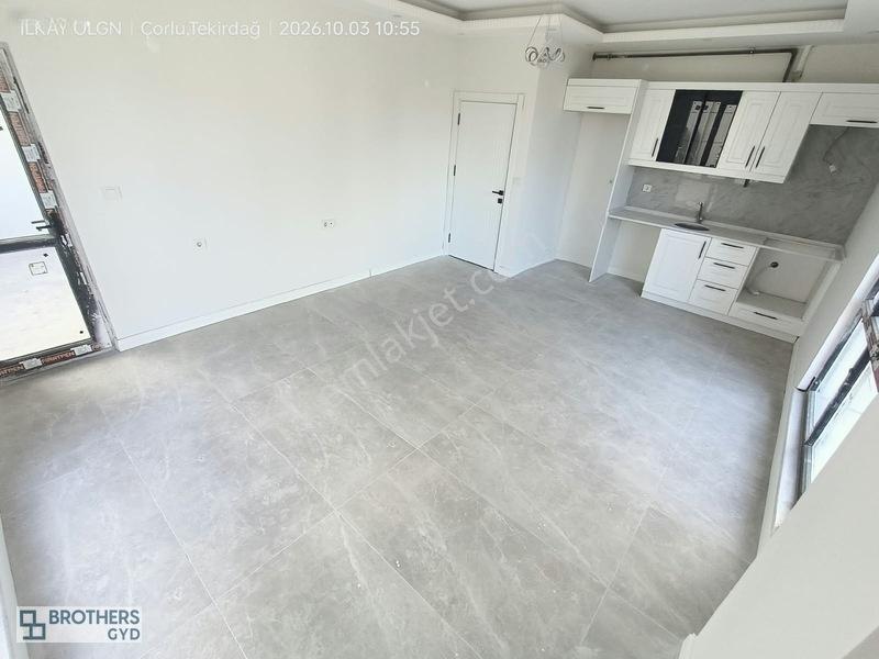 Brothersdan Rumeli Mah.havuzlu Sitede Satılık 1+1 Sıfır Daire — fotoğraf 5