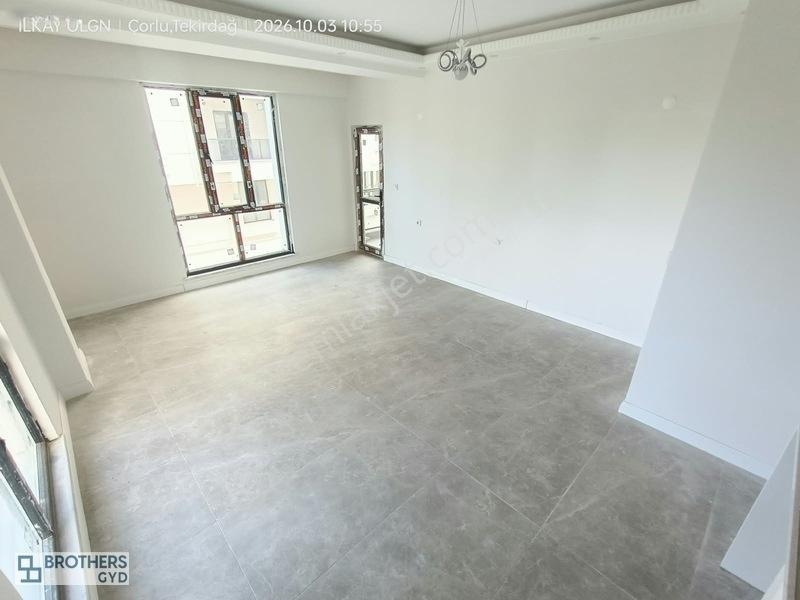 Brothersdan Rumeli Mah.havuzlu Sitede Satılık 1+1 Sıfır Daire — fotoğraf 6