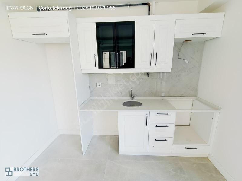 Brothersdan Rumeli Mah.havuzlu Sitede Satılık 1+1 Sıfır Daire — fotoğraf 7