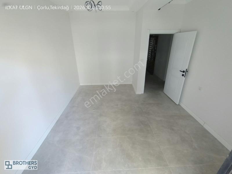 Brothersdan Rumeli Mah.havuzlu Sitede Satılık 1+1 Sıfır Daire — fotoğraf 8
