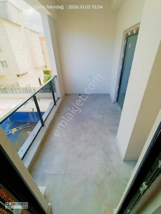 Brothersdan Rumeli Mah.havuzlu Sitede Satılık 1+1 Sıfır Daire — fotoğraf 10