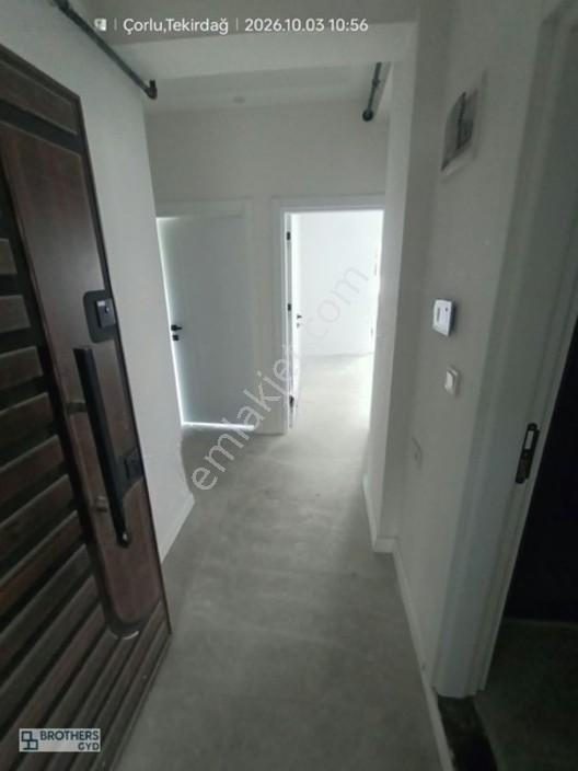 Brothersdan Rumeli Mah.havuzlu Sitede Satılık 1+1 Sıfır Daire — fotoğraf 12