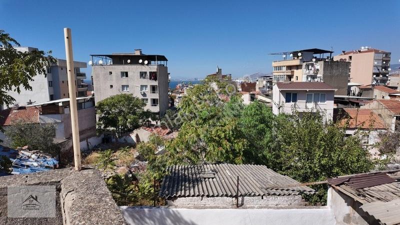 Konak Eşrefpaşa'da 2 Adet Dubleks Ev/arsa Satılık. — fotoğraf 3
