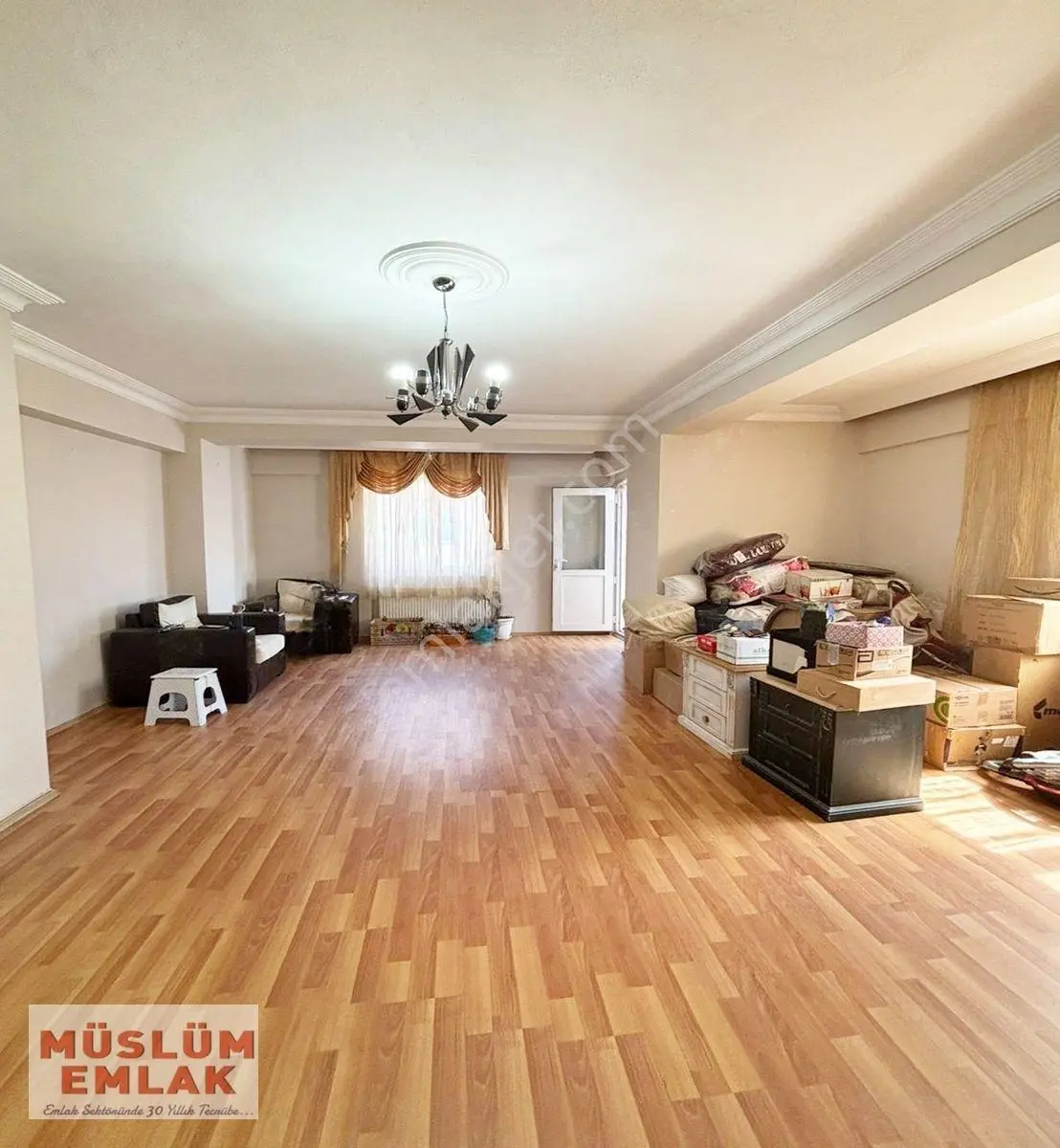 Müslüm Emlaktan Merkezde Oldukça Geniş 5+2 Dubleks Daire — fotoğraf 5