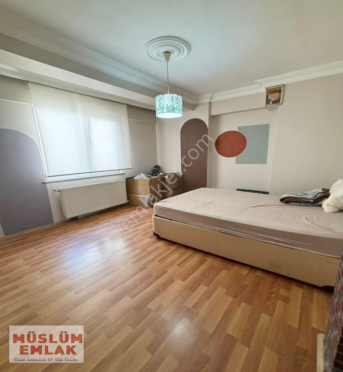 Müslüm Emlaktan Merkezde Oldukça Geniş 5+2 Dubleks Daire — fotoğraf 9