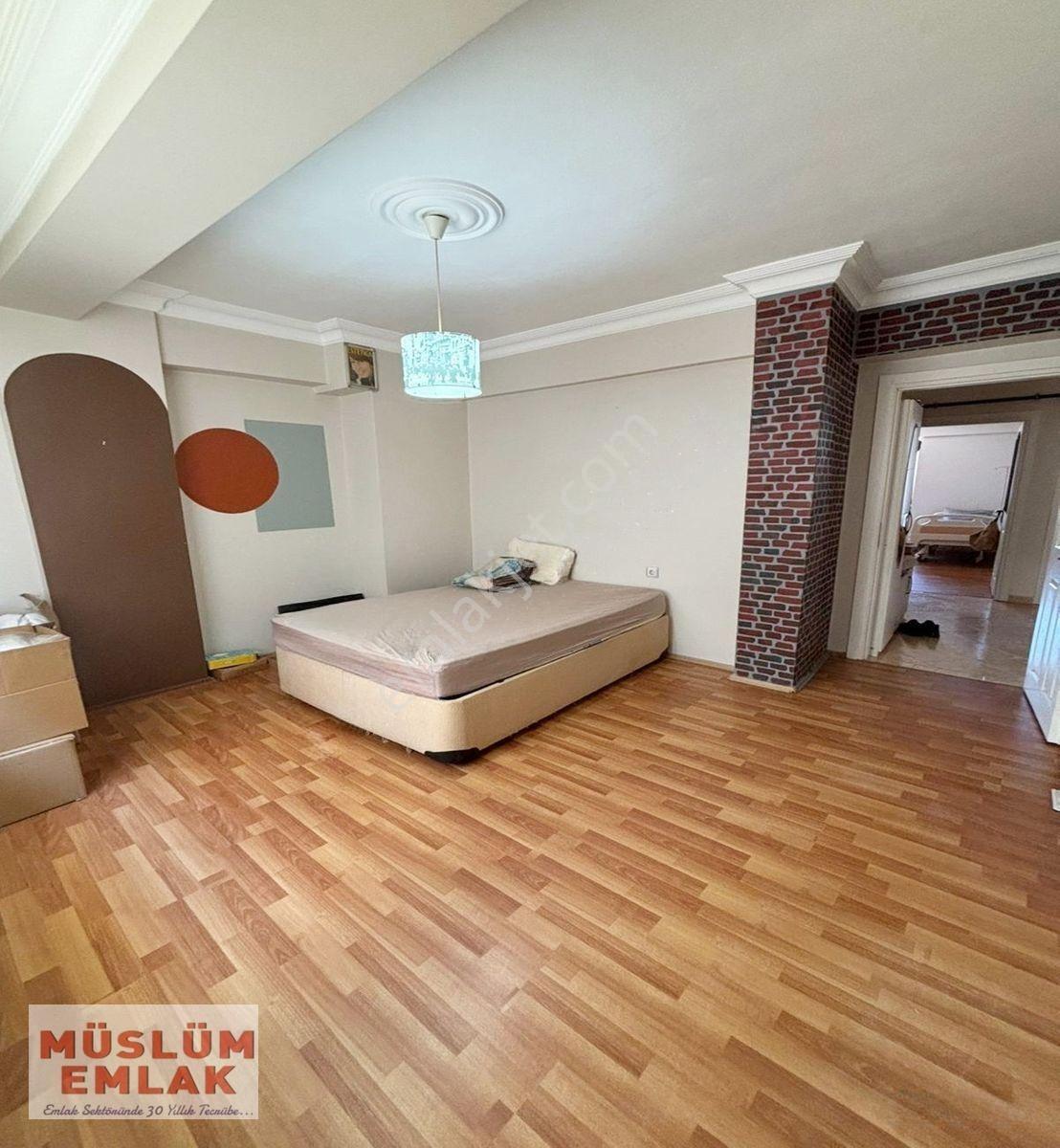 Müslüm Emlaktan Merkezde Oldukça Geniş 5+2 Dubleks Daire — fotoğraf 10