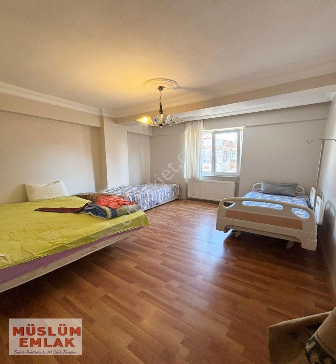 Müslüm Emlaktan Merkezde Oldukça Geniş 5+2 Dubleks Daire — fotoğraf 12