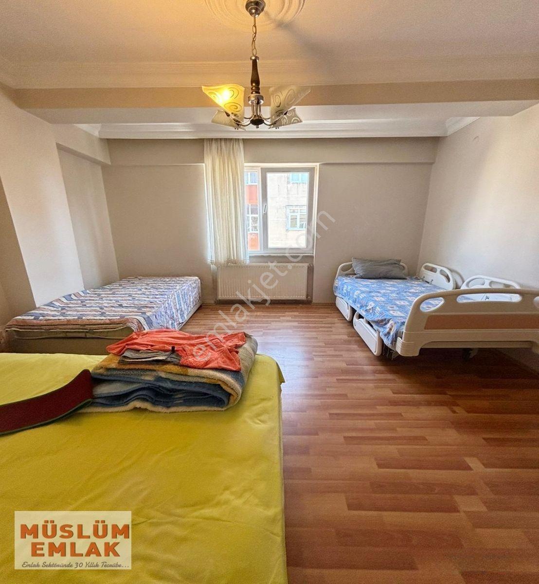 Müslüm Emlaktan Merkezde Oldukça Geniş 5+2 Dubleks Daire — fotoğraf 13