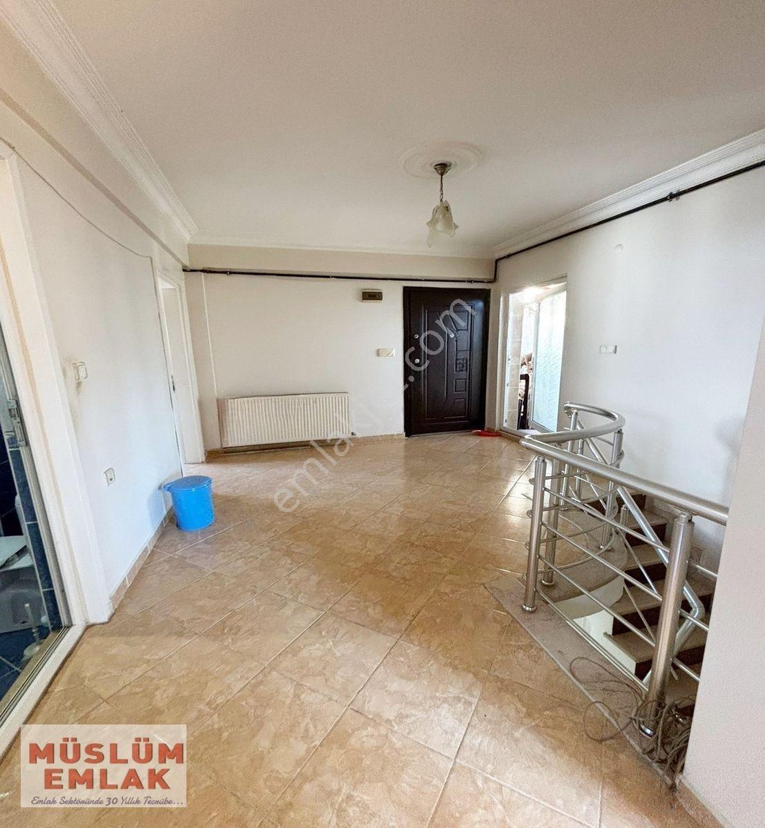 Müslüm Emlaktan Merkezde Oldukça Geniş 5+2 Dubleks Daire — fotoğraf 24