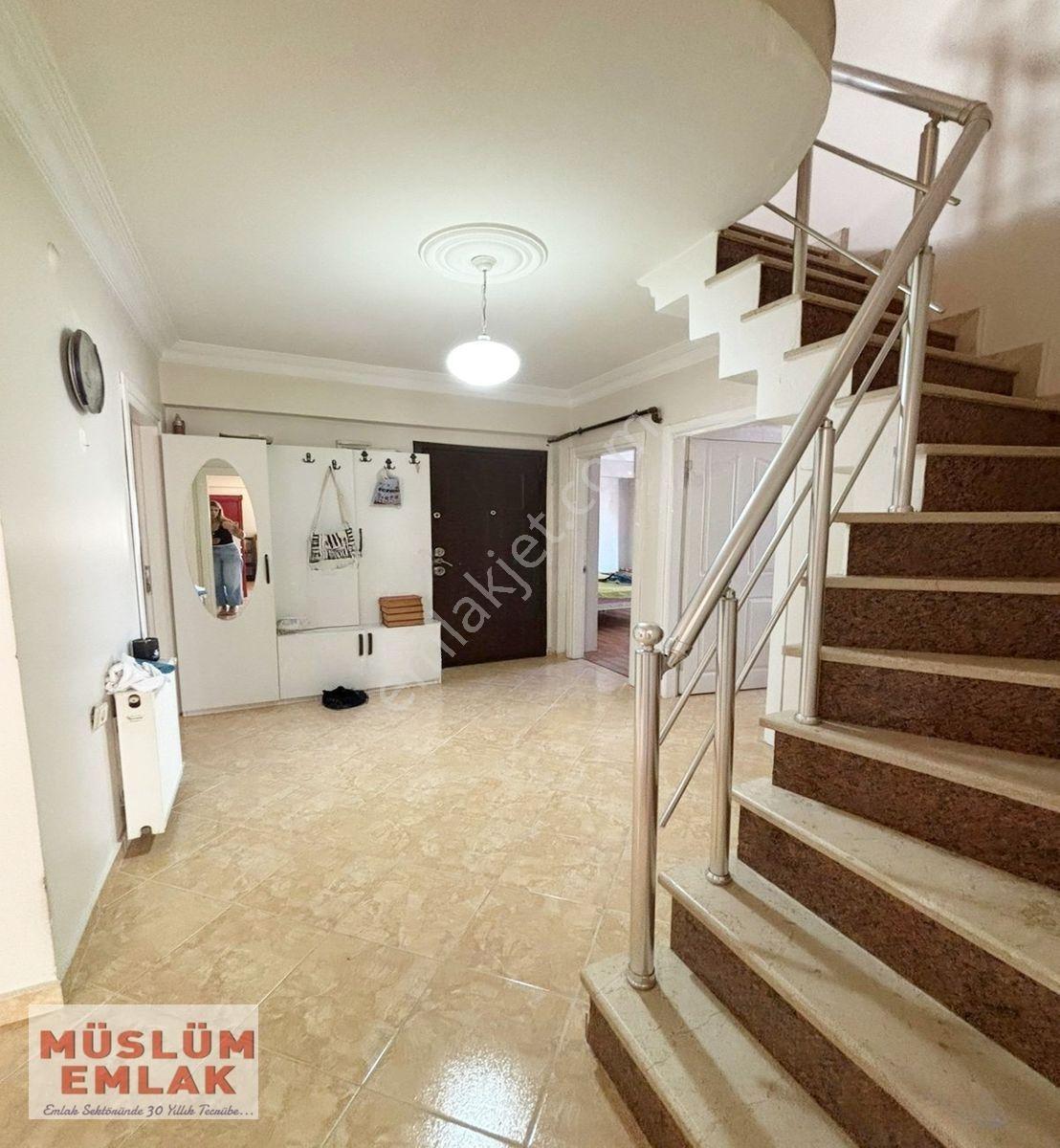 Müslüm Emlaktan Merkezde Oldukça Geniş 5+2 Dubleks Daire — fotoğraf 29