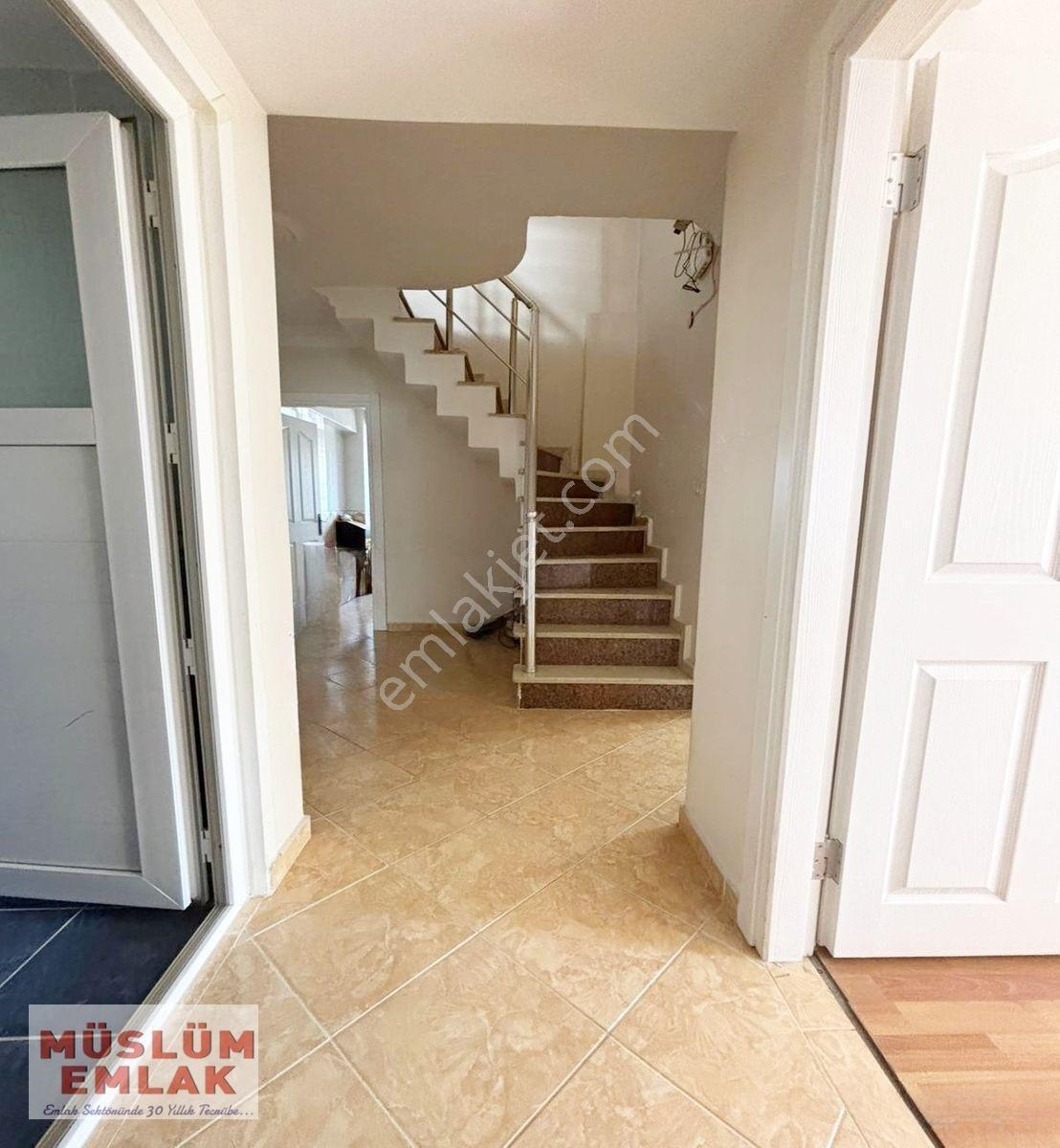 Müslüm Emlaktan Merkezde Oldukça Geniş 5+2 Dubleks Daire — fotoğraf 32